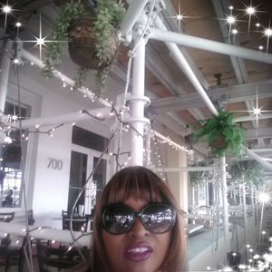 Meet your Posher, Deborah